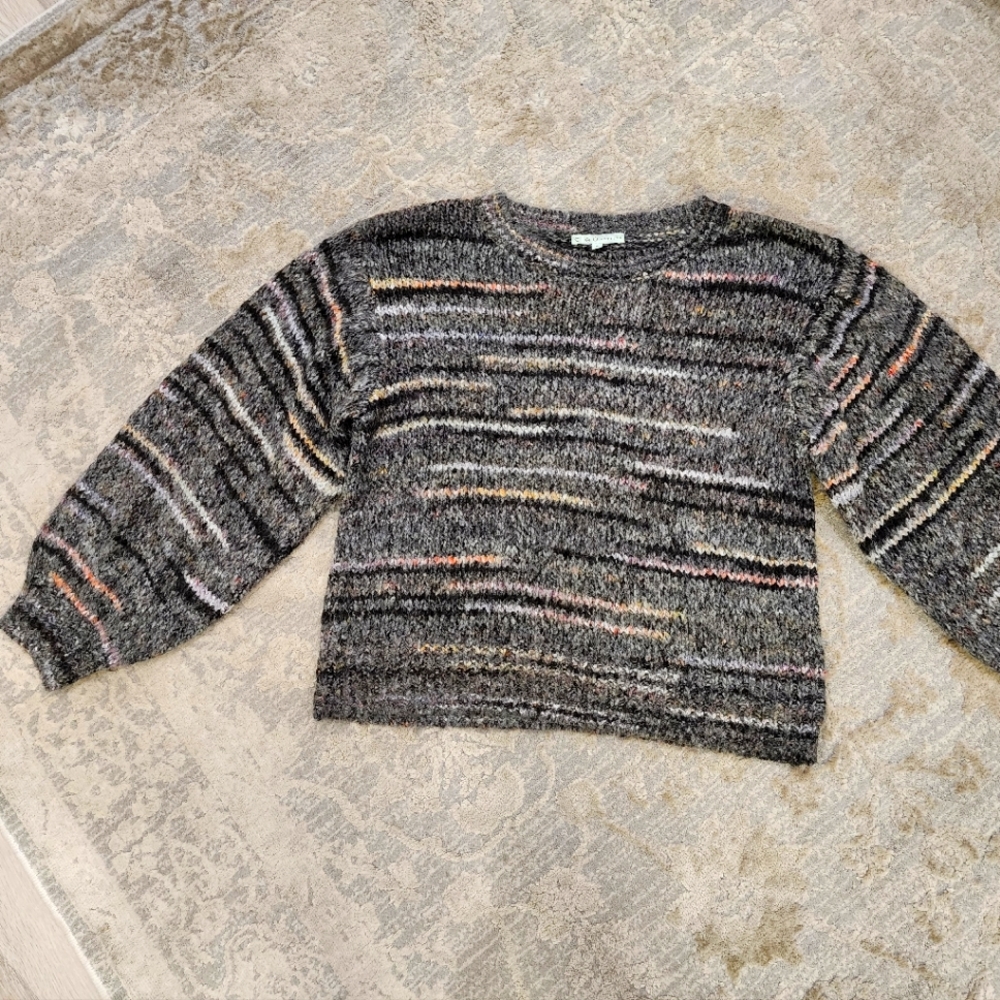 NWOT Gray stripe puff sleeve cleo petites sweater Size XL